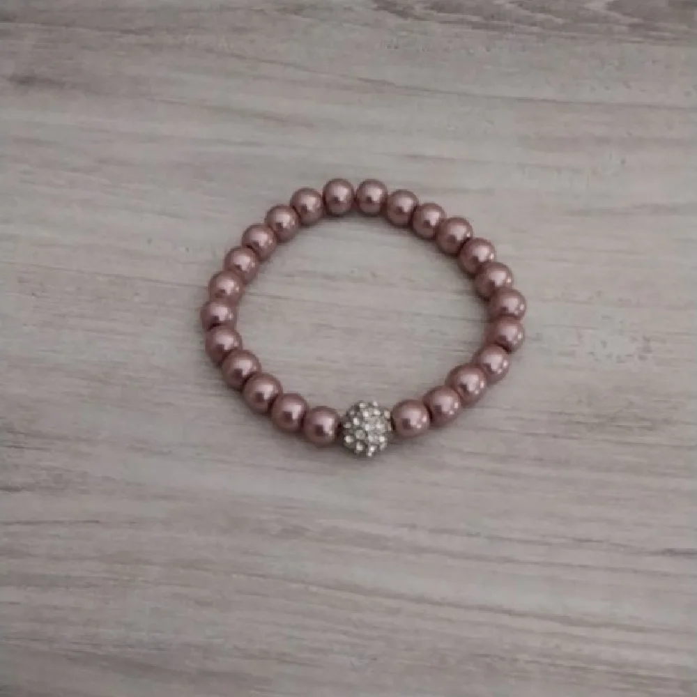 Classic Rose Pearl Bead Bracelet with Crystal Accent - Picture 1 of 1
